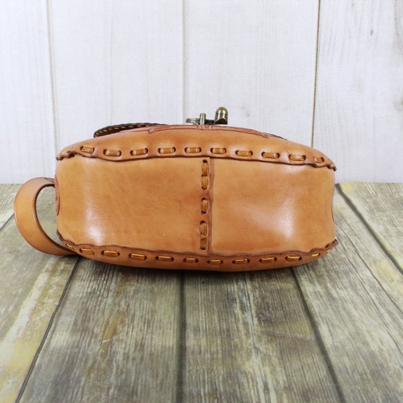Vintage Brown Leather Hand-Carved Stitched Detail Shoulder Bag - Picture 6 of 12